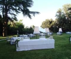 Buffet servito in giardino
