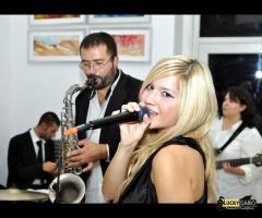 La cantante per il matrimonio dei Just X Band