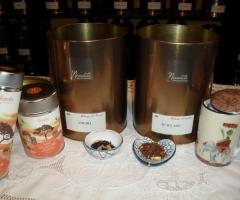 Croce e Delizia - Le latte del tè per la vendita sfusa