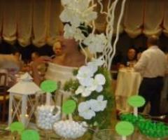 Il tavolo della confettata bianco e verde