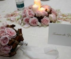 Bouquet di rose e cannella per la sposa
