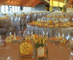 Fiori in giallo per centrotavola