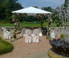 Cerimonia di matrimonio in giardino