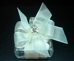 Scatolina porta confetti con ciondolo a quadrifoglio 