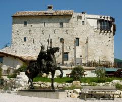 Statua del Castello di Palazzaccio