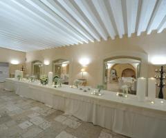 Corte di Torrelonga - Il porticato bianco