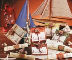 Bottiglia messaggio con conchiglie e stella marina