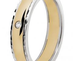 Fede in oro giallo con contorno di oro bianco e diamante