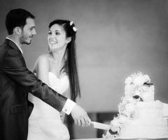 Foto del taglio della torta nuziale © Marta Buso Photography