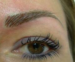 Trucco permanente sopracciglia tecnica micropelo