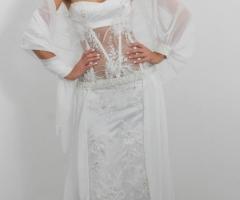 Atelier Kelebek - Abito in pizzo e georgette con scollo a décolleté