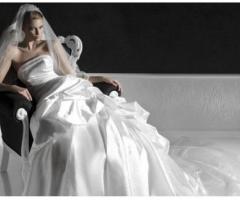 Abito bianco con velo di "Le Spose di Sofia" per Naccari Sposa