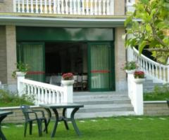 Ingresso del ristorante per il ricevimento di matrimonio