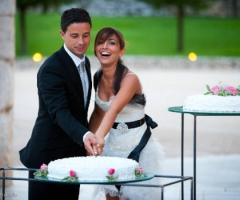 I Luoghi di Pitti - Masseria San Giovanni - Sposi durante il taglio della torta