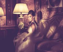 Alessio Falzone Fotografo - Fotografia di un sposa in tonalità seppia