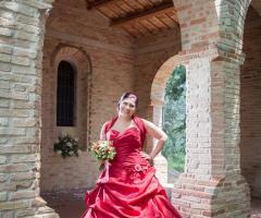 Sposa con vestito rosso - Photo Kami
