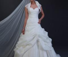 Abito da sposa con bolerino