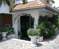 Ingresso della villa per il ricevimento di nozze