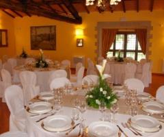 Sala allestita per il ricevimento di nozze