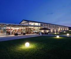 Ricevimento di nozze serale in una masseria