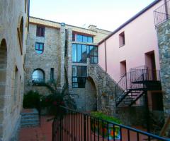Cortile interno dell'Hotel Tonnara Trabia