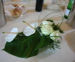 Addobbo floreale per il tavolo degli sposi