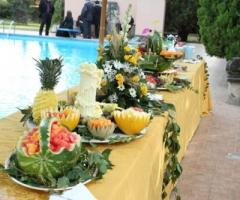 Buffet di frutta per il matrimonio