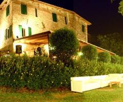 Palazzo Guidi illuminato di sera