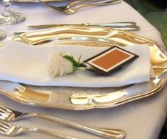 Posto tavola per il ricevimento di nozze