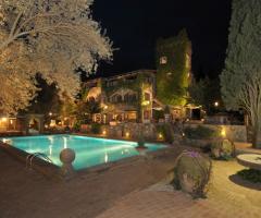 Borgo con piscina per nozze esclusive a Roma