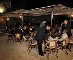 Ricevimento di matrimonio all'aperto