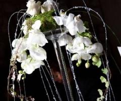 Cascata di fiori per il matrimonio