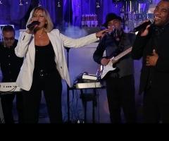 Orlando Johnson & i Barrio suonano ad un matrimonio