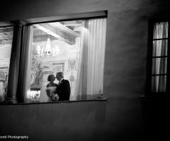 White Stories Wedding Photography - Alla finestra