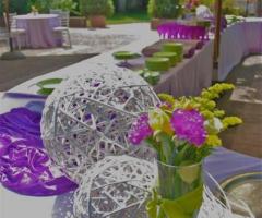 Allestimento floreale del tavolo degli antipasti