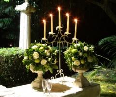 Fiori e candele per un matrimonio di sera