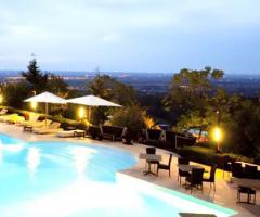 Il vostro banchetto di matrimonio a bordo della splendida piscina dell'hotel