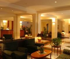 La hall dell'Hotel Azzolini