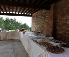 Il tavolo del buffet al matrimonio