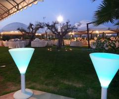 Preparativi del giardino per le nozze