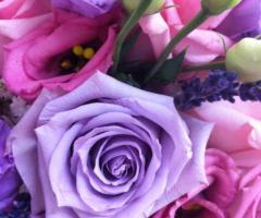 Vivaio Nicola Antonio Giraudi - Il bouquet colorato con rose, lisianthus e lavanda