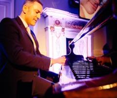 Aveo Toni Organista liturgico - Alla tastiera per gli sposi