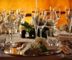 Particolare dell\'allestimento della tavola del ricevimento di matrimonio