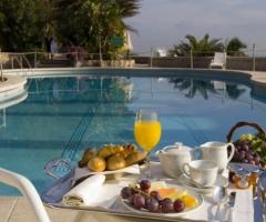 Villa Igiea Hilton Palermo - Colazione a bordo piscina