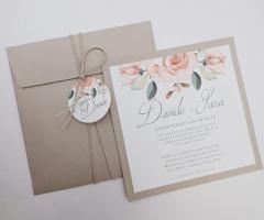 Partecipazione floreale con cordino in lino e tag personalizzato - Eliotecnica Balbi Wedding