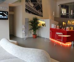 Modernità ed effetti luminosi dell'Hotel ibis Styles Palermo