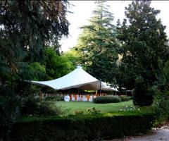 il gazebo per i ricevimenti all'esterno