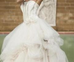 Abito da sposa con gonna ampia