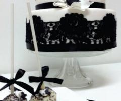 Wedding cake, cake pops e biscotti black and white