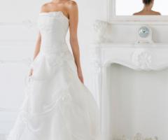 Organza e pizzo pois d'esprit ricamato a mano - Centrospose M&G